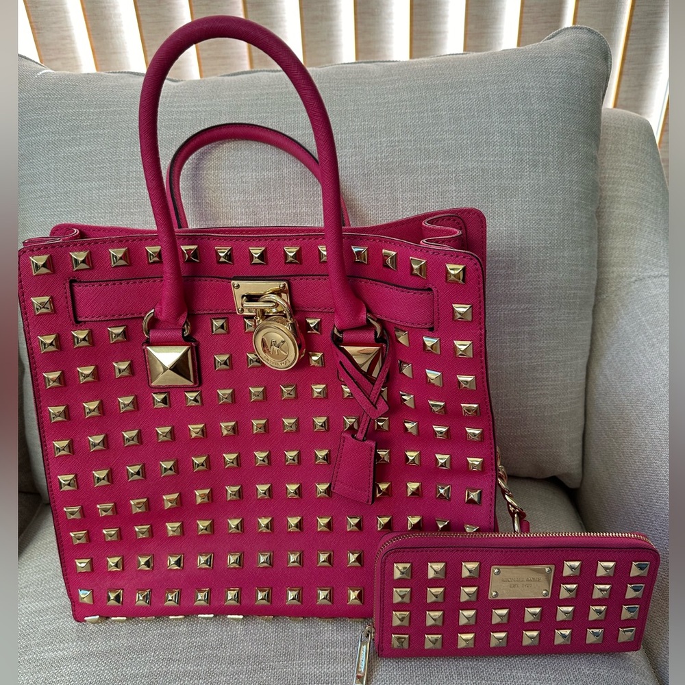 Large purse with matching wallet